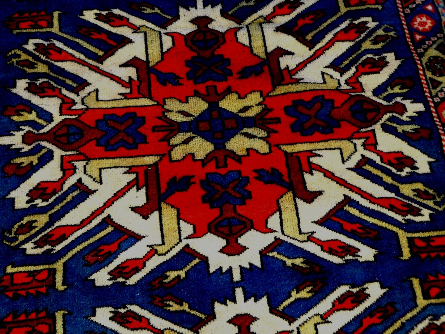 Orientteppich Adler-Kazak antik 206x107. T132