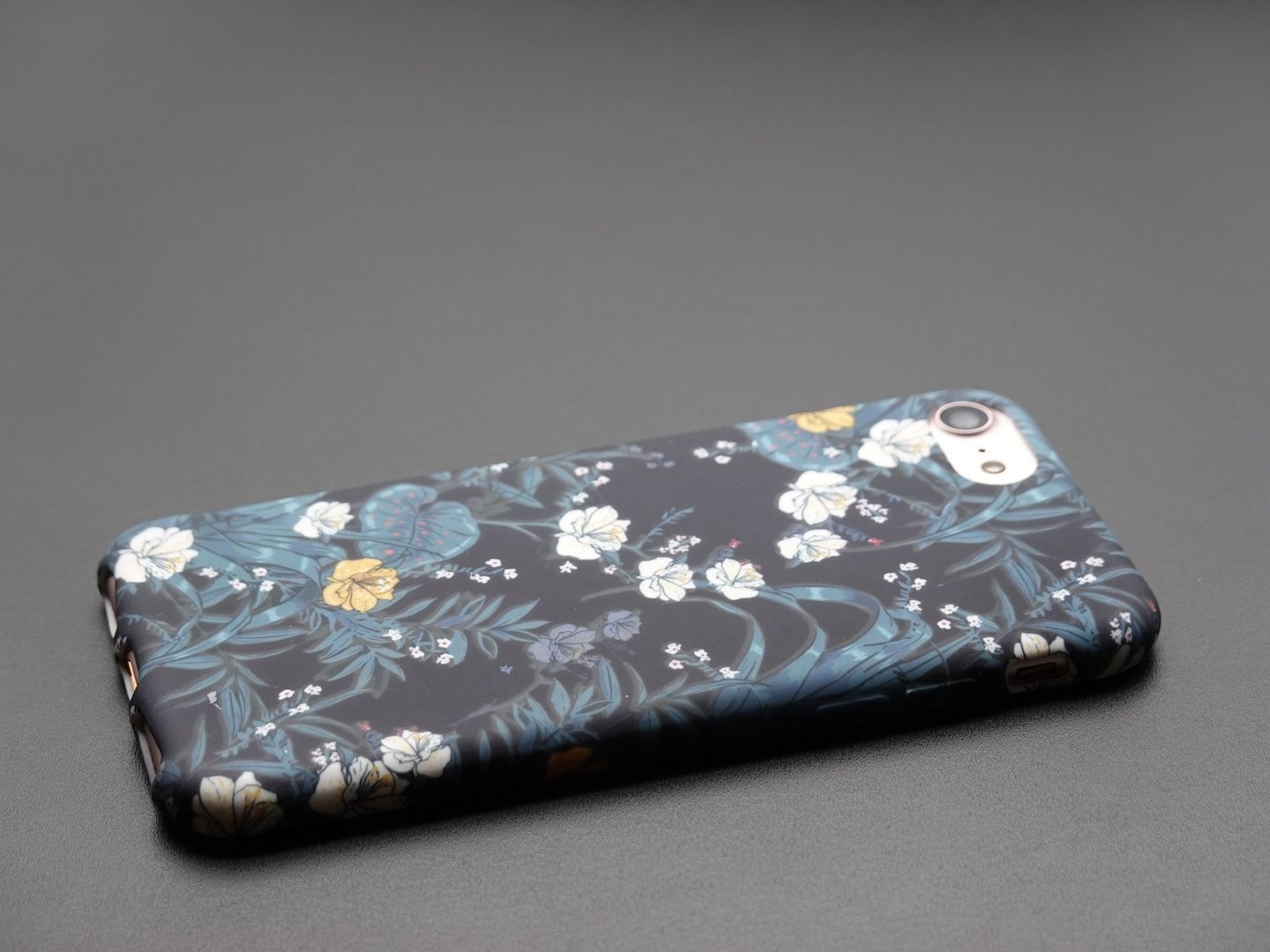 Backcover 001333 Handyhülle passend für Apple iPhone SE3 SE2 8 7