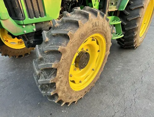 2003 John Deere 5220 Tractor 4x4