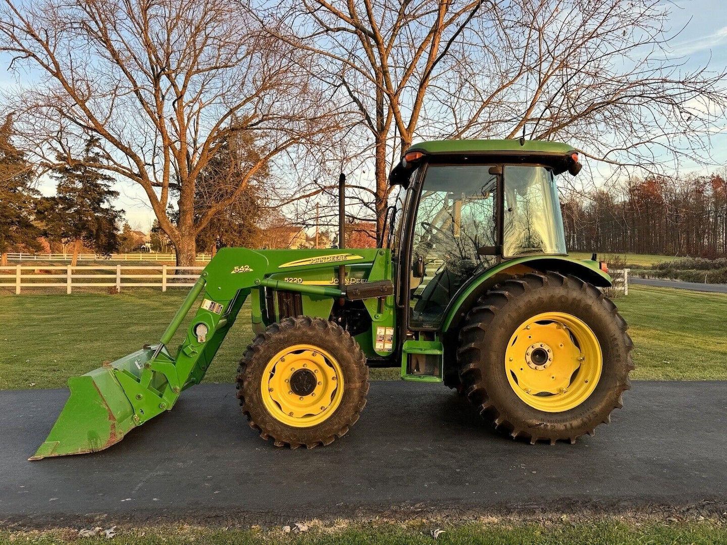 2003 John Deere 5220 Tractor 4x4