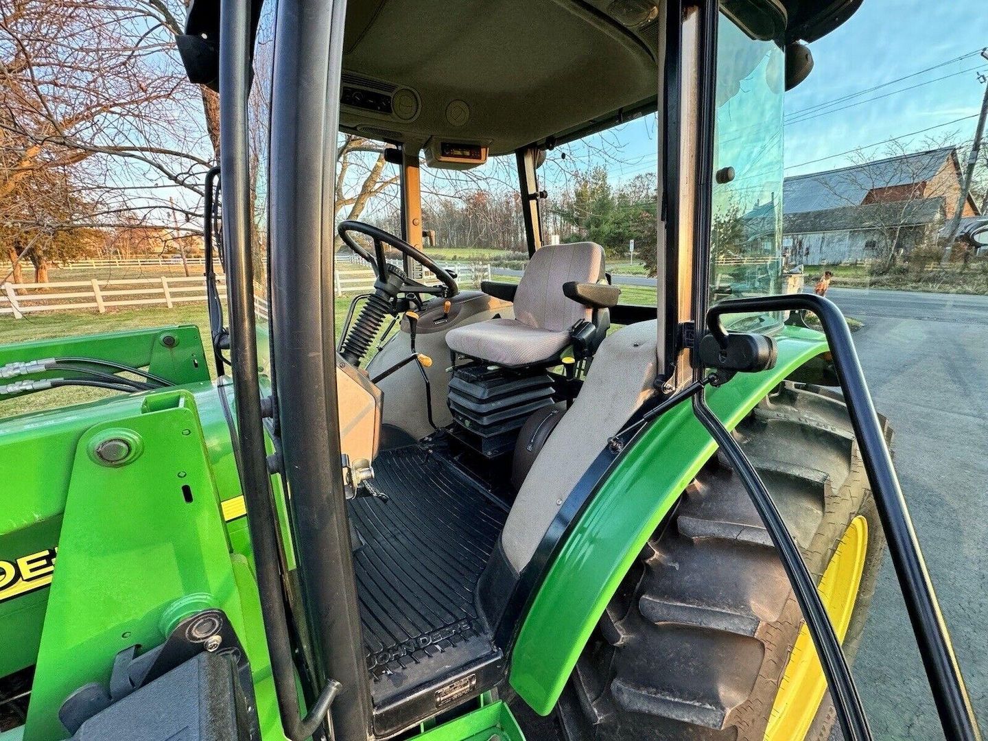 2003 John Deere 5220 Tractor 4x4