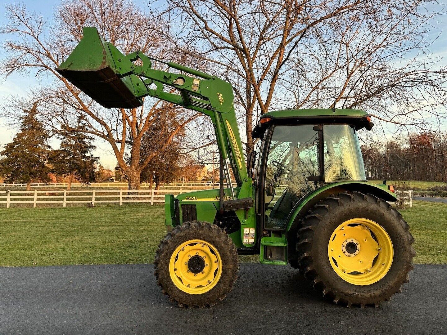 2003 John Deere 5220 Tractor 4x4