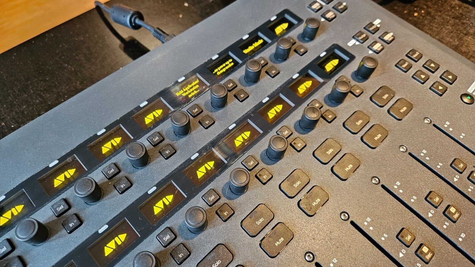 Avid S3 DAW Controller Pro - Tools Logic X