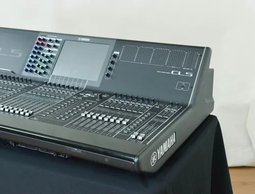 Yamaha CL5 72-Kanal digitales Mischpult