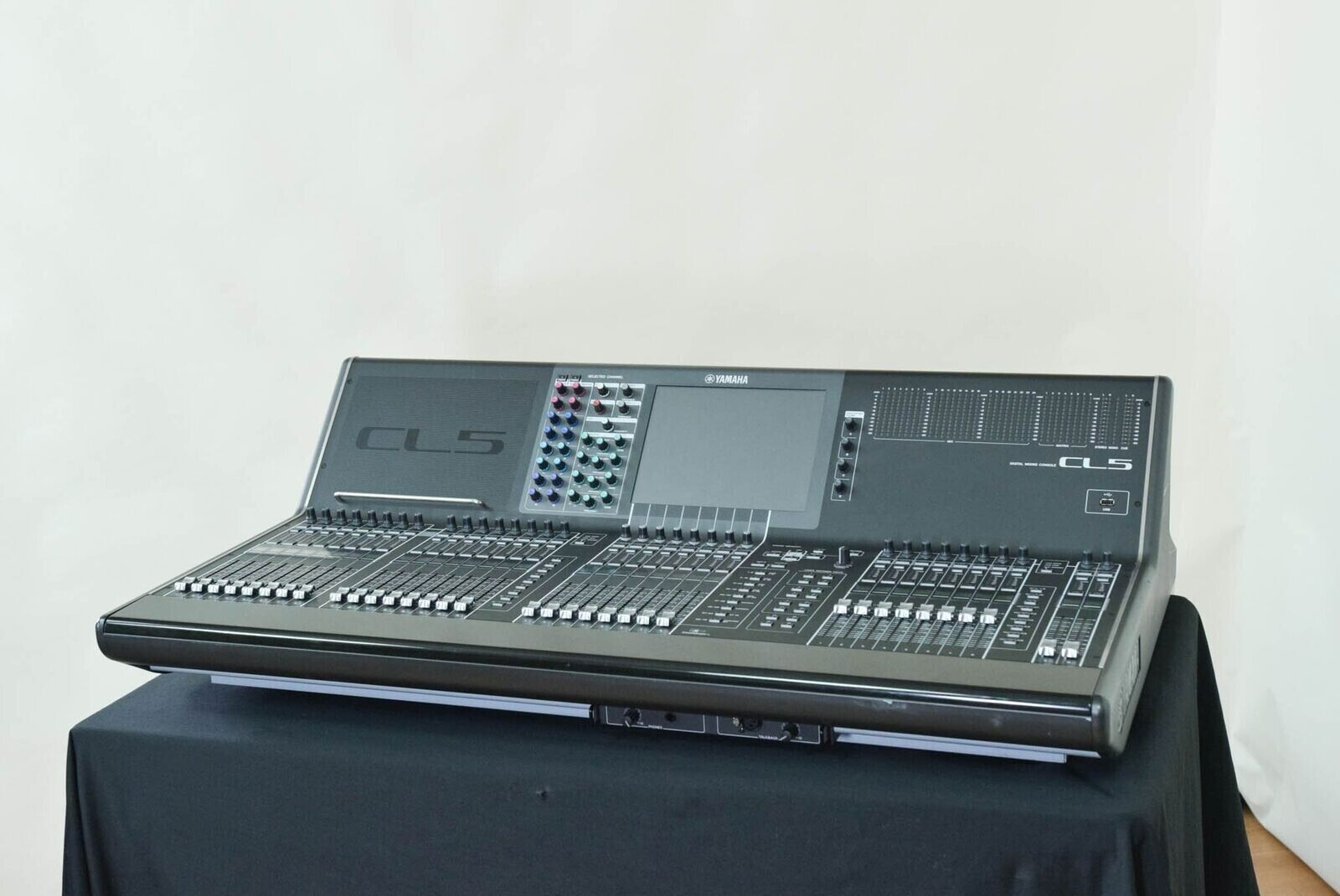 Yamaha CL5 72-Kanal digitales Mischpult