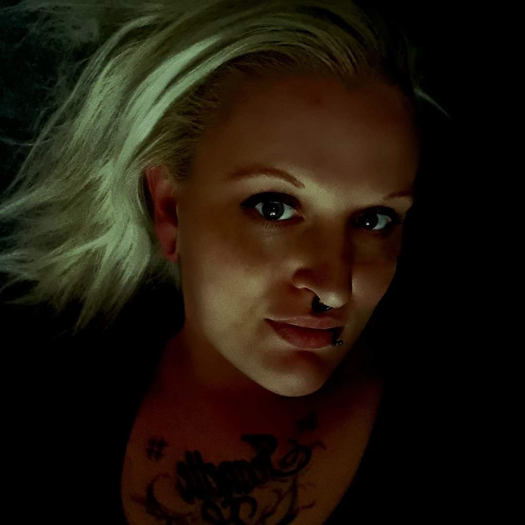 Suche nette kerle zum Spaß haben und Fantasien aus zu leben.