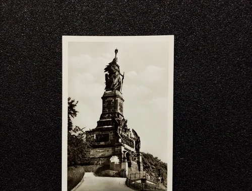 Ansichtskarte-Rüdesheim am Rhein. Denkmal a.d. Niederwald.