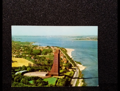 Ansichtskarte-Kiel, Luftbild mit Marine-Ehrenmal.