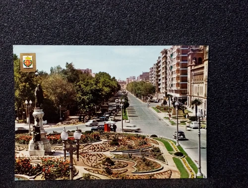 Ansichtskarte-Valladolid Statue u, Promenade.