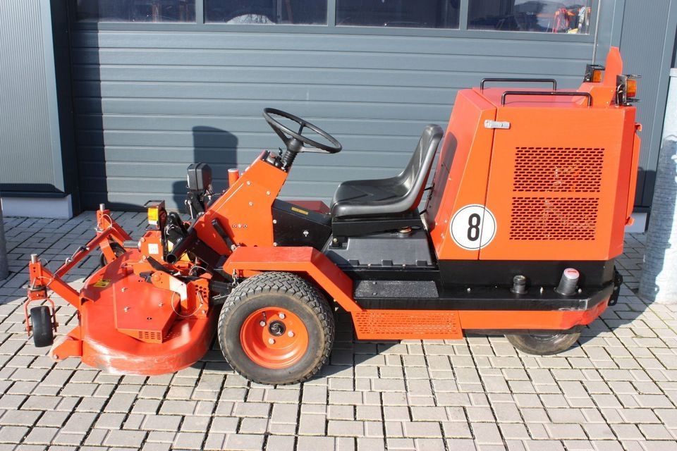 Hako Variotrac 2150 D Diesel mit Frontmähwerk ca. 125 cm Schnittbreite