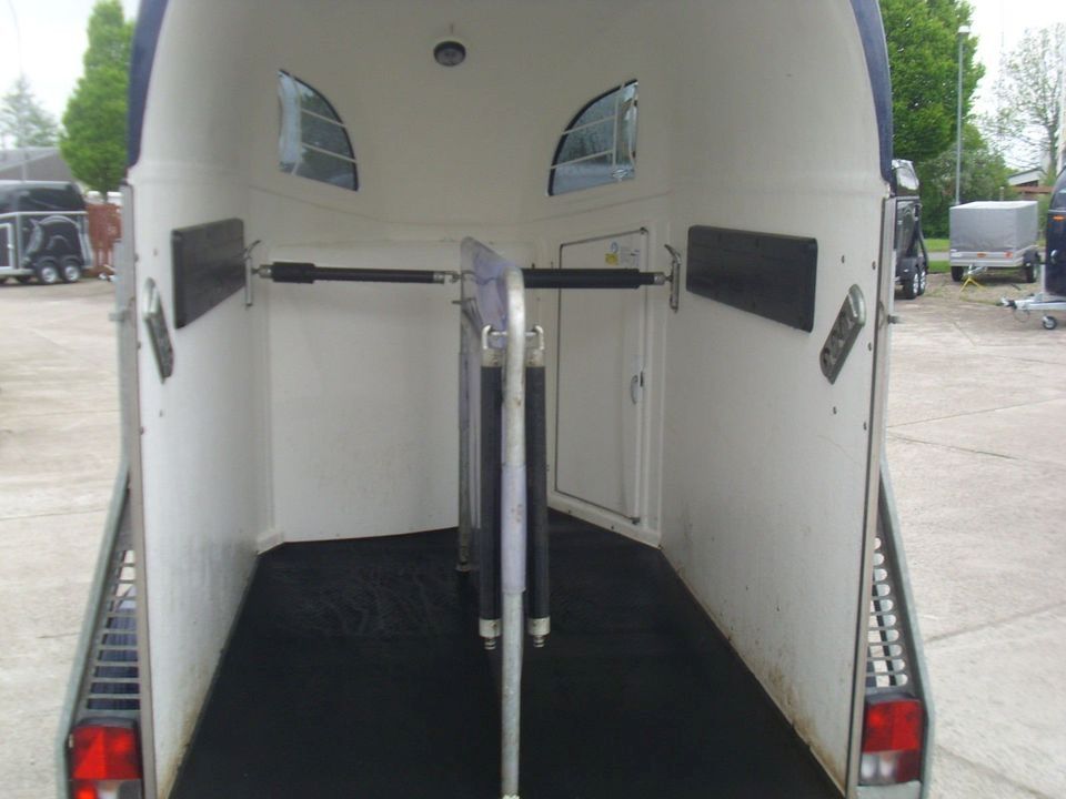 Pferdeanhänger Böckmann Comfort Aluboden Sattelkammer Vollpoly