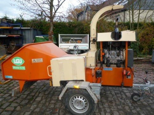 Holzhaecksler Diesel 28PS Bj. 2002 Häcksler 80km Fahrgestell