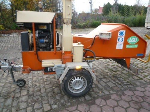 Holzhaecksler Diesel 28PS Bj. 2002 Häcksler 80km Fahrgestell