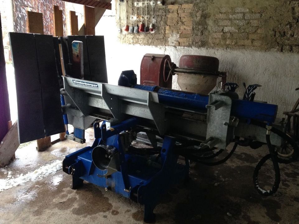 Holzspalter Binderberger Spaltgigant 30 t