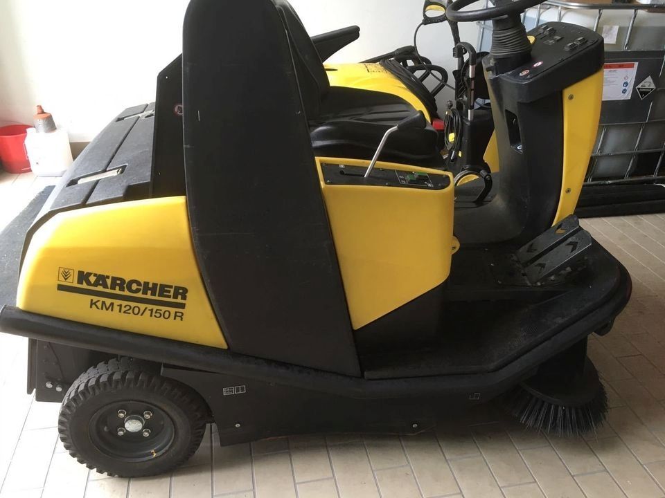 Kärcher Kehrsaugmaschine KM 120150 R Diesel
