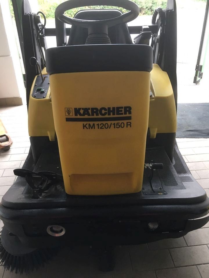 Kärcher Kehrsaugmaschine KM 120150 R Diesel
