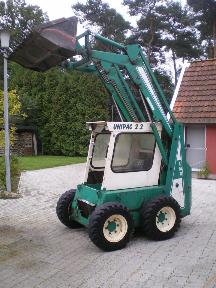 LMS Unipac 2.2 Kompaktlader wie Bobcat mit Schaufel und Palettengabel