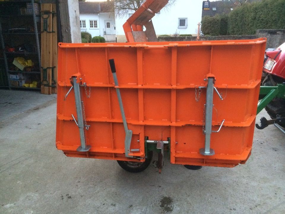 Posch Splitmaster 26 Tonnen mit Fahrwerk - Elektro und Zapfwellenantrieb