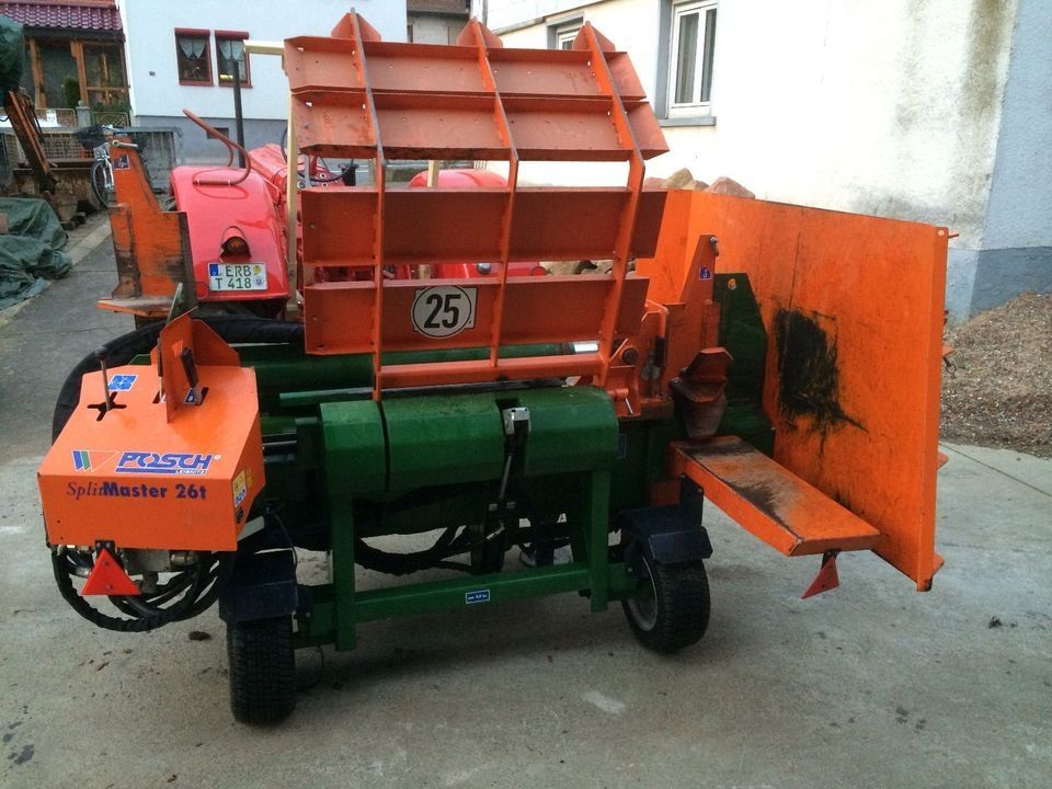 Posch Splitmaster 26 Tonnen mit Fahrwerk - Elektro und Zapfwellenantrieb