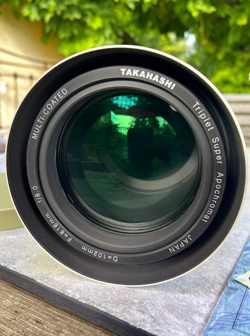 Takahashi Super Apochromat TSA-102 S mit 3,5" RAP Auszug im Rollkoffer