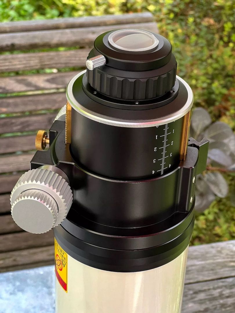 Takahashi Super Apochromat TSA-102 S mit 3,5" RAP Auszug im Rollkoffer