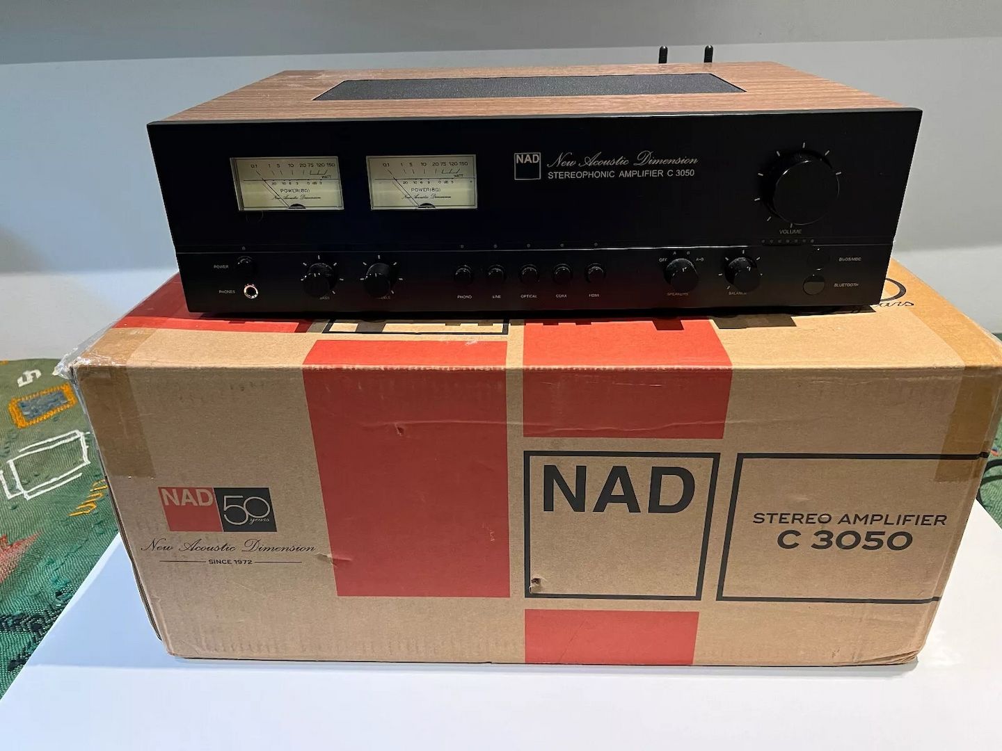 NAD C 3050 Stereo-Vollverstärker Walnuss/Schwarz