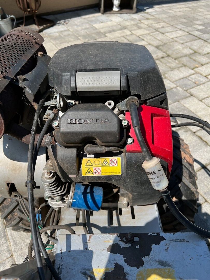 Baumstumpffräse Dosko 691 SP Wurzelfräse Stumpenfräse Baumfräse 29 PS