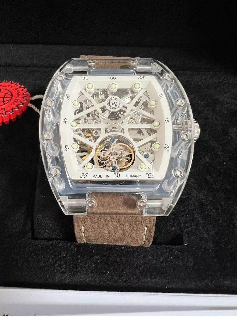 Constantin Weisz Tourbillon Uhr Saphirglas