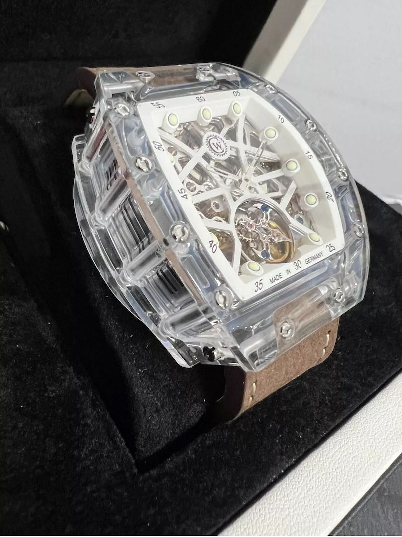 Constantin Weisz Tourbillon Uhr Saphirglas