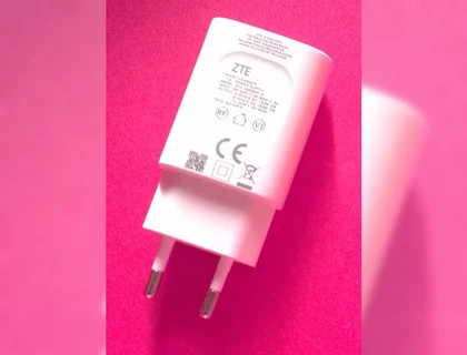 ZTE 8030 Ladeadapter TRAVEL CHARGER Model: ZTE 8030 Original Ladekabel Stecker