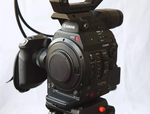 Canon C300 Mark II - EF Bajonett + Zubehör