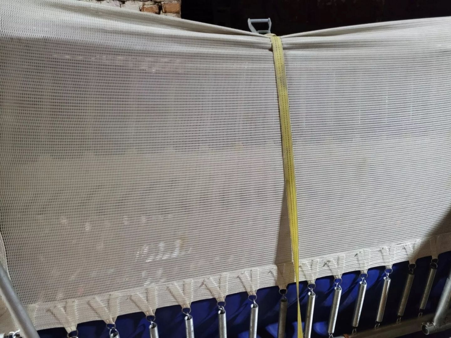 Indoor Trampolin Von Benz Mit Transportwagen Ca 2,7m auf 4,8m