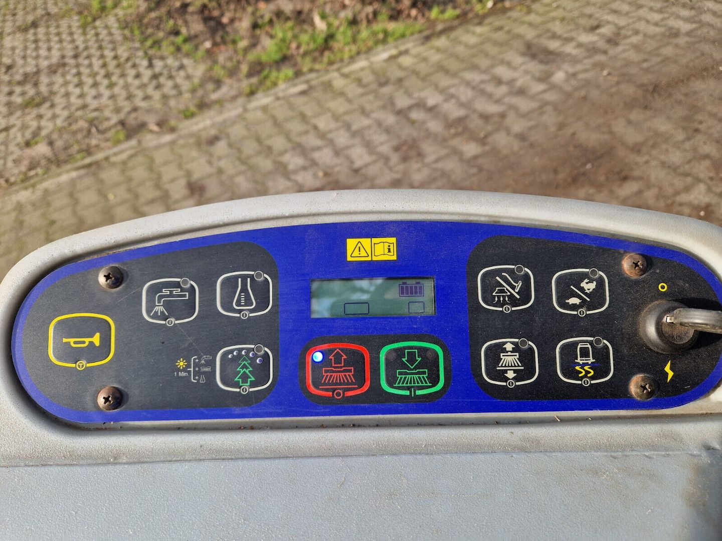 Bodenreinigungsmaschine Aufsitz Scheuersaugmaschine Nilfisk BR 1300 S ecoflex