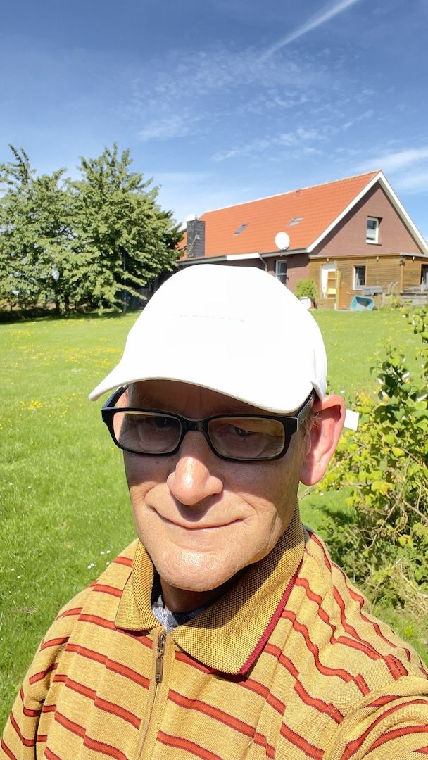 Deutscher Mann Hausbesitzer sucht Ukrainische Mitbewohnerin für Beziehung und mehr