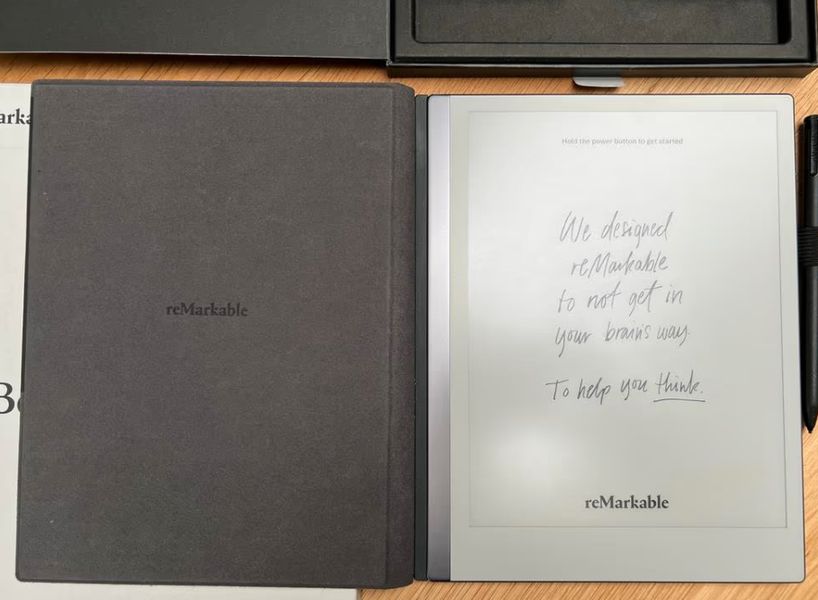 Remarkable 2 mit Hülle, Stift, Spitzen und Ladekabel