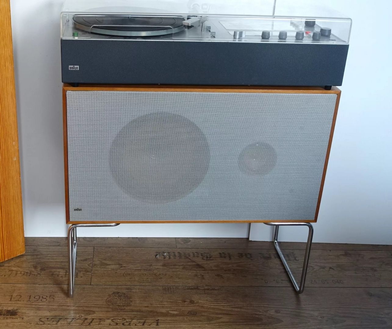 2 x Braun L60/4 mit Fußgestell