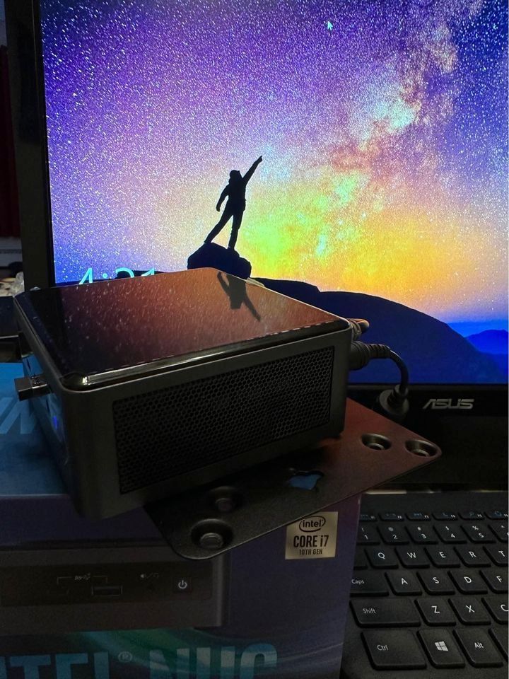 Intel NUC i7 10th Gen mini PC 16GB RAM 250GB SSD