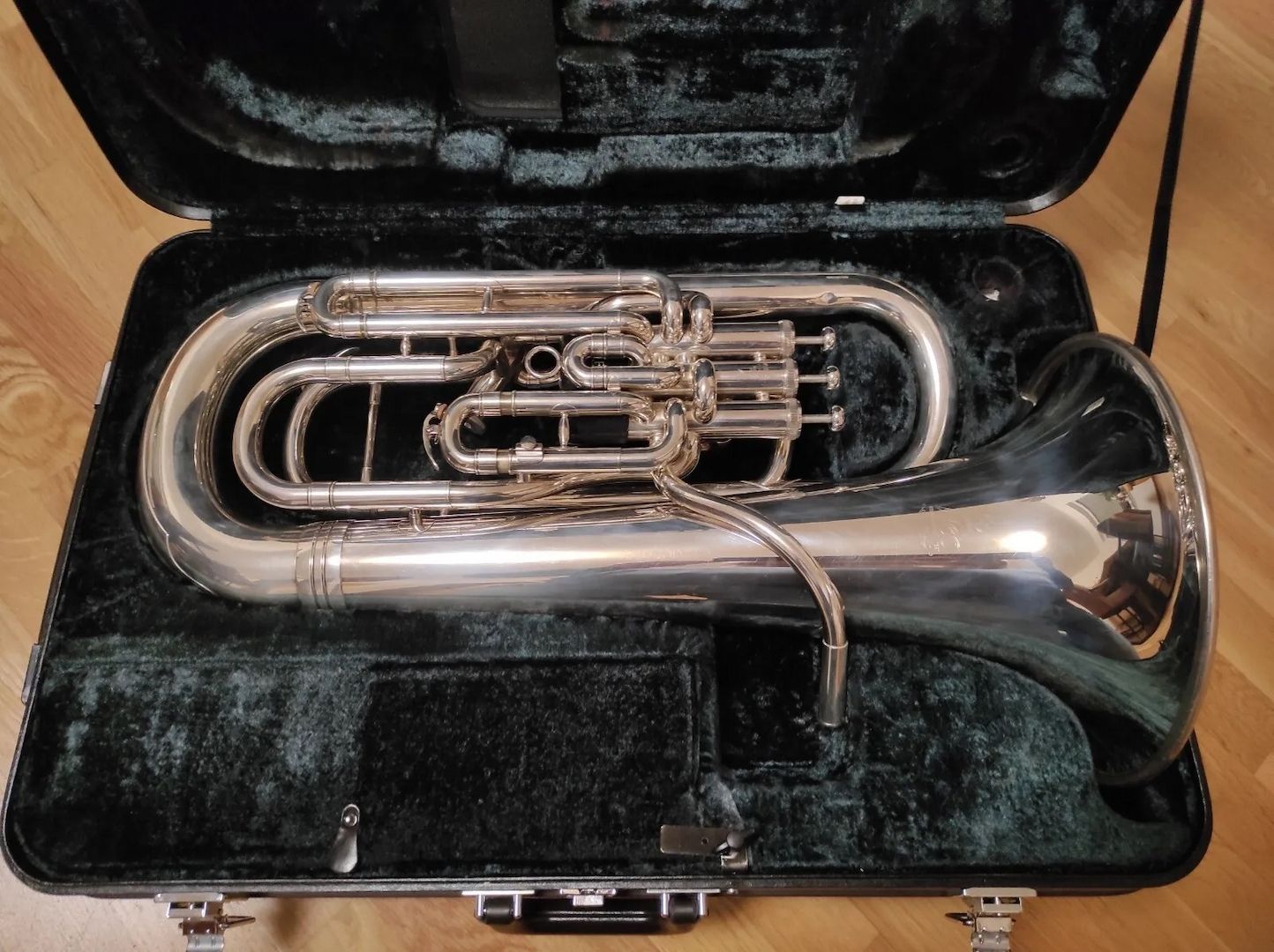 B Euphonium Yamaha Neo 642S