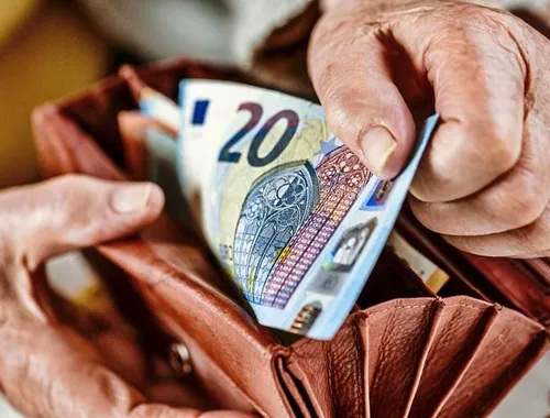 BIETE PRIVATKREDIT AB 5.000 EURO OHNE VORKOSTEN