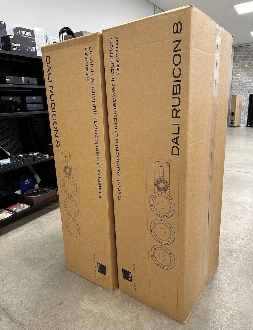 Dali Rubicon 8 Walnut