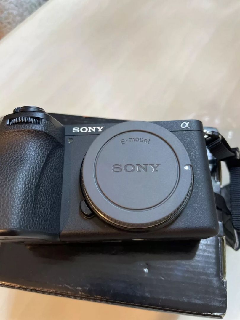 Sony A6700 + Sigma 18-50 mm 2,8