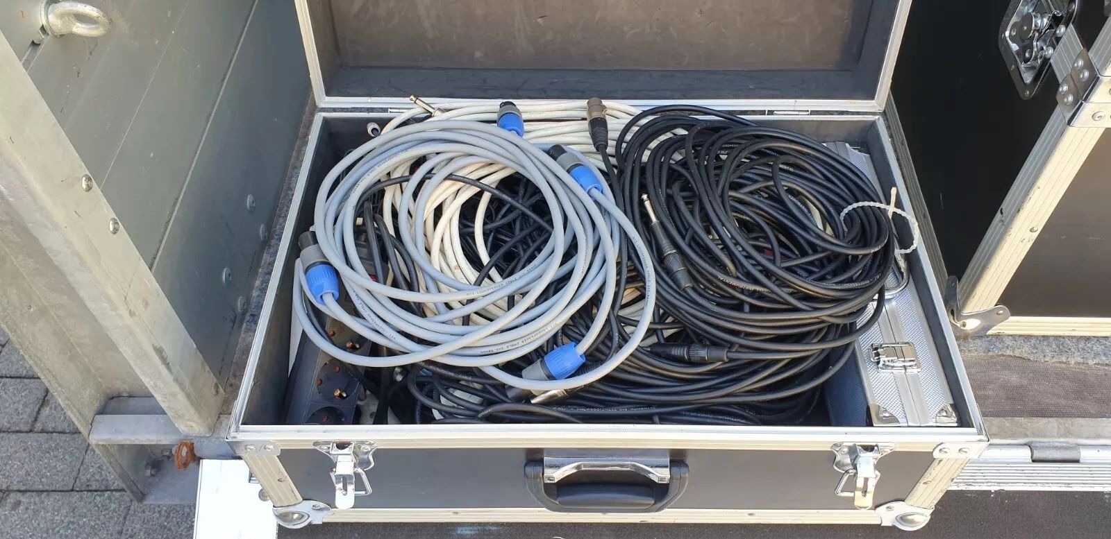 Dj PA Anlage komplett mit ALU Anhänger