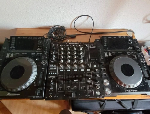 Pioneer DJM 850 & 2x Pioneer 2000 Nexus