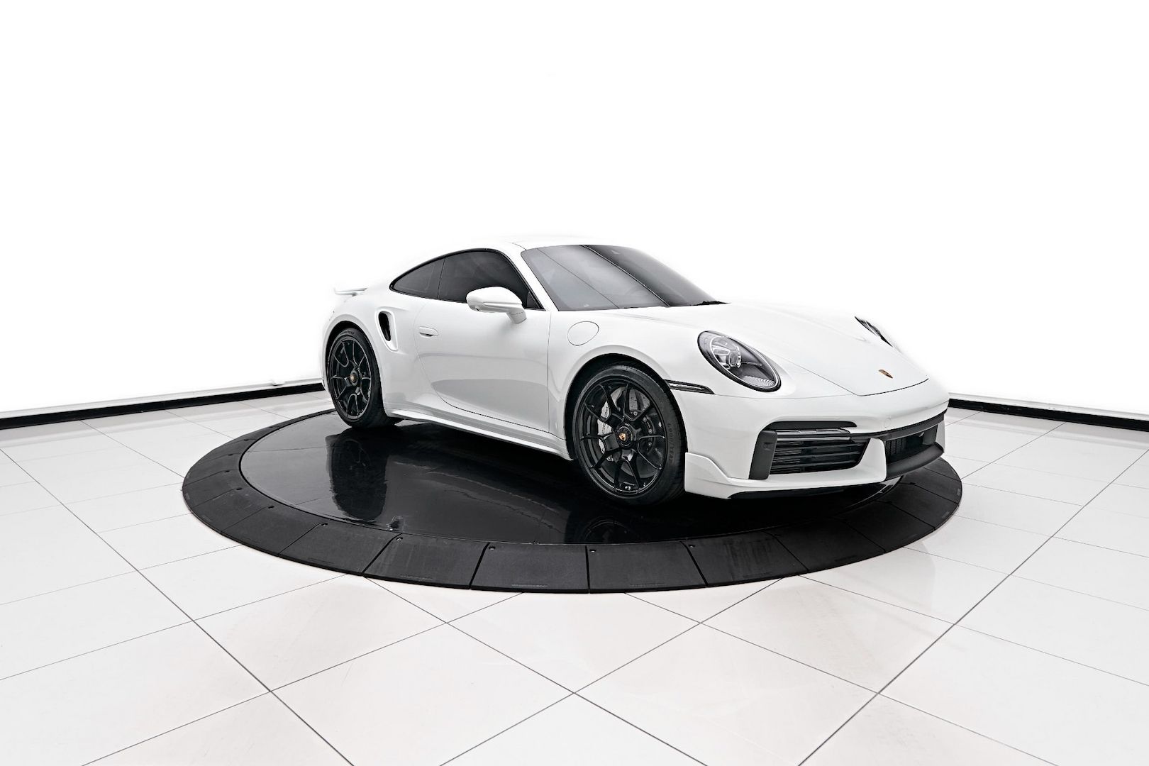 Porsche 911 Carrera 4 GTS Coupé 2024 - Voiture exotique