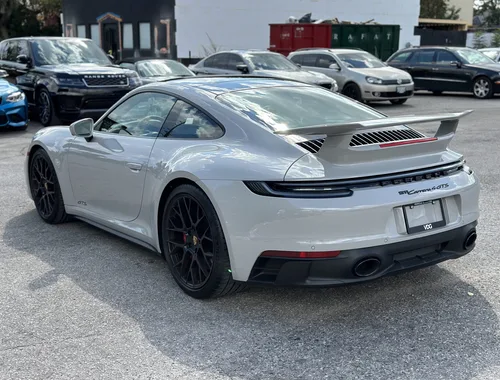 Porsche 911 Carrera 4 GTS Coupé 2024 - Voiture exotique