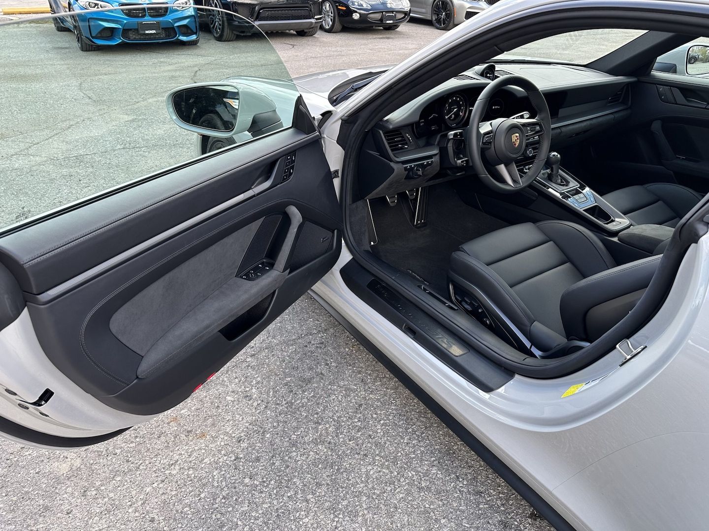 Porsche 911 Carrera 4 GTS Coupé 2024 - Voiture exotique