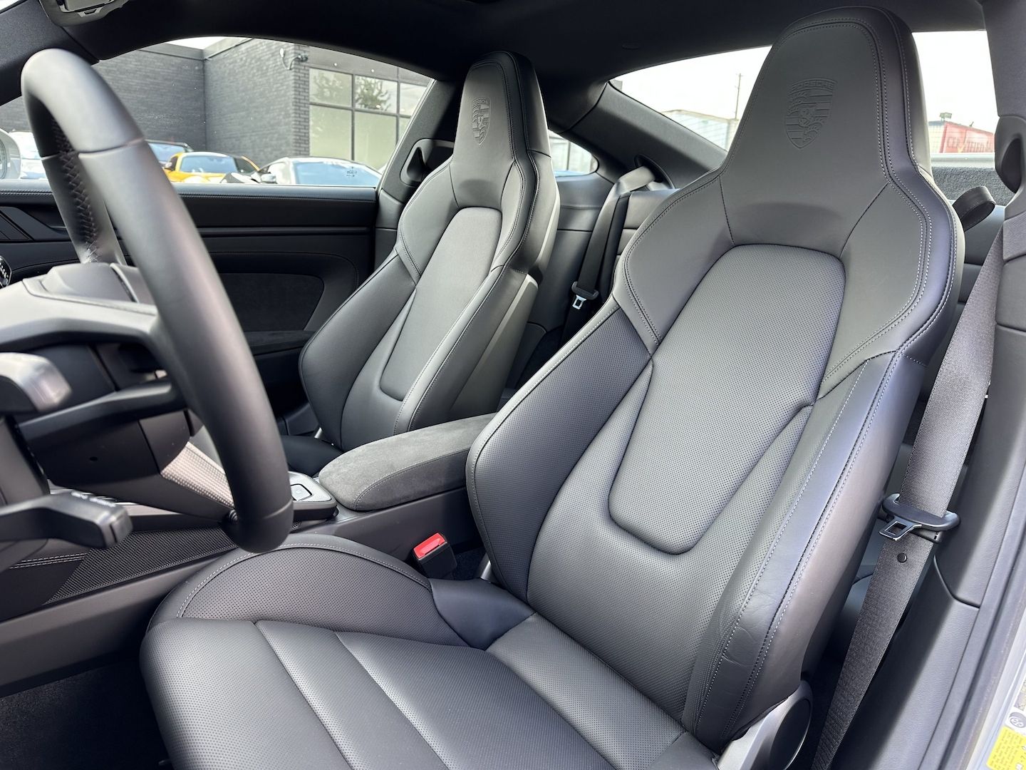 Porsche 911 Carrera 4 GTS Coupé 2024 - Voiture exotique