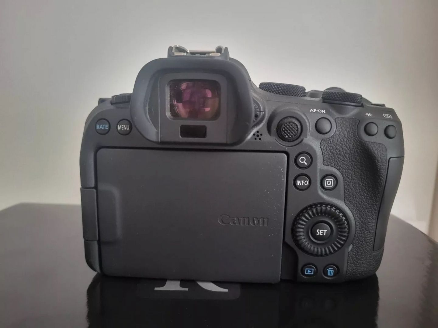 Kamera Mirrorless Canon Body