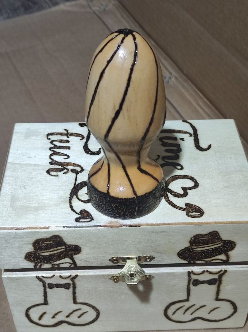 Plug ( Stöpsel aus Buchenholz ) mit Aufbewahrungsbox