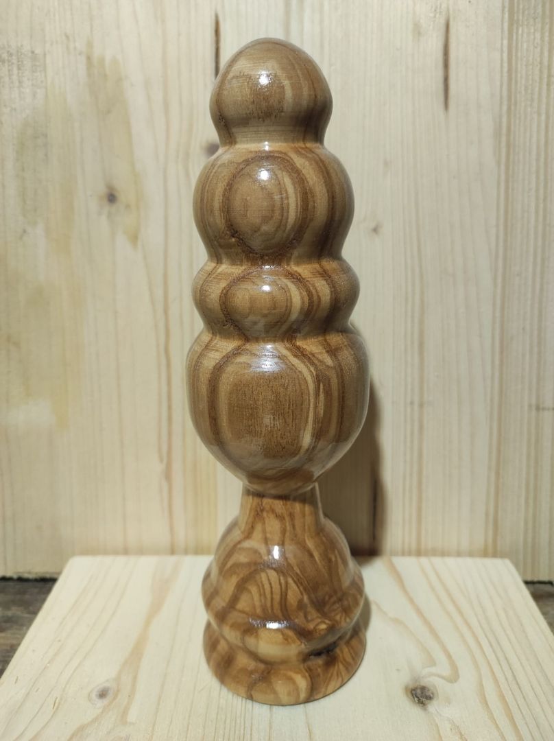 Plug/ Dildo aus Schwarz Erle